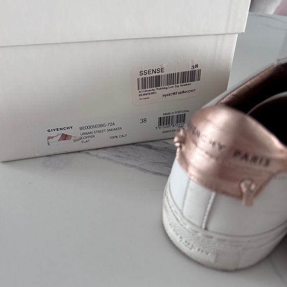 Givenchy rose gold sneakers - Picture 4 of 4
